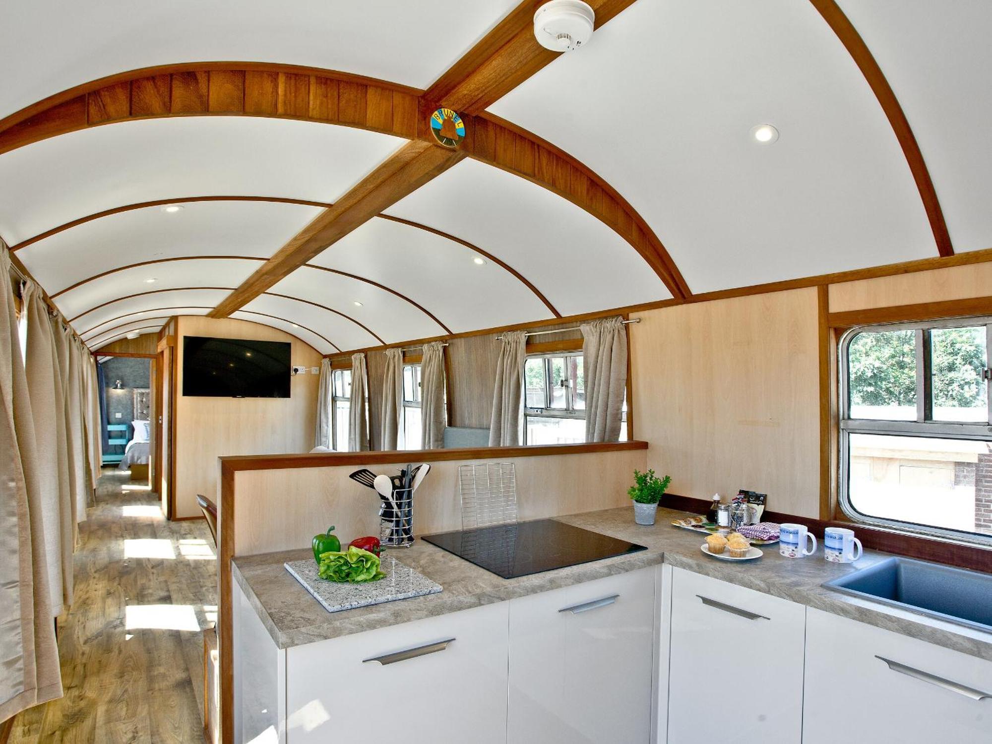 Brunel Boutique Railway Carriage 2 道利什 外观 照片