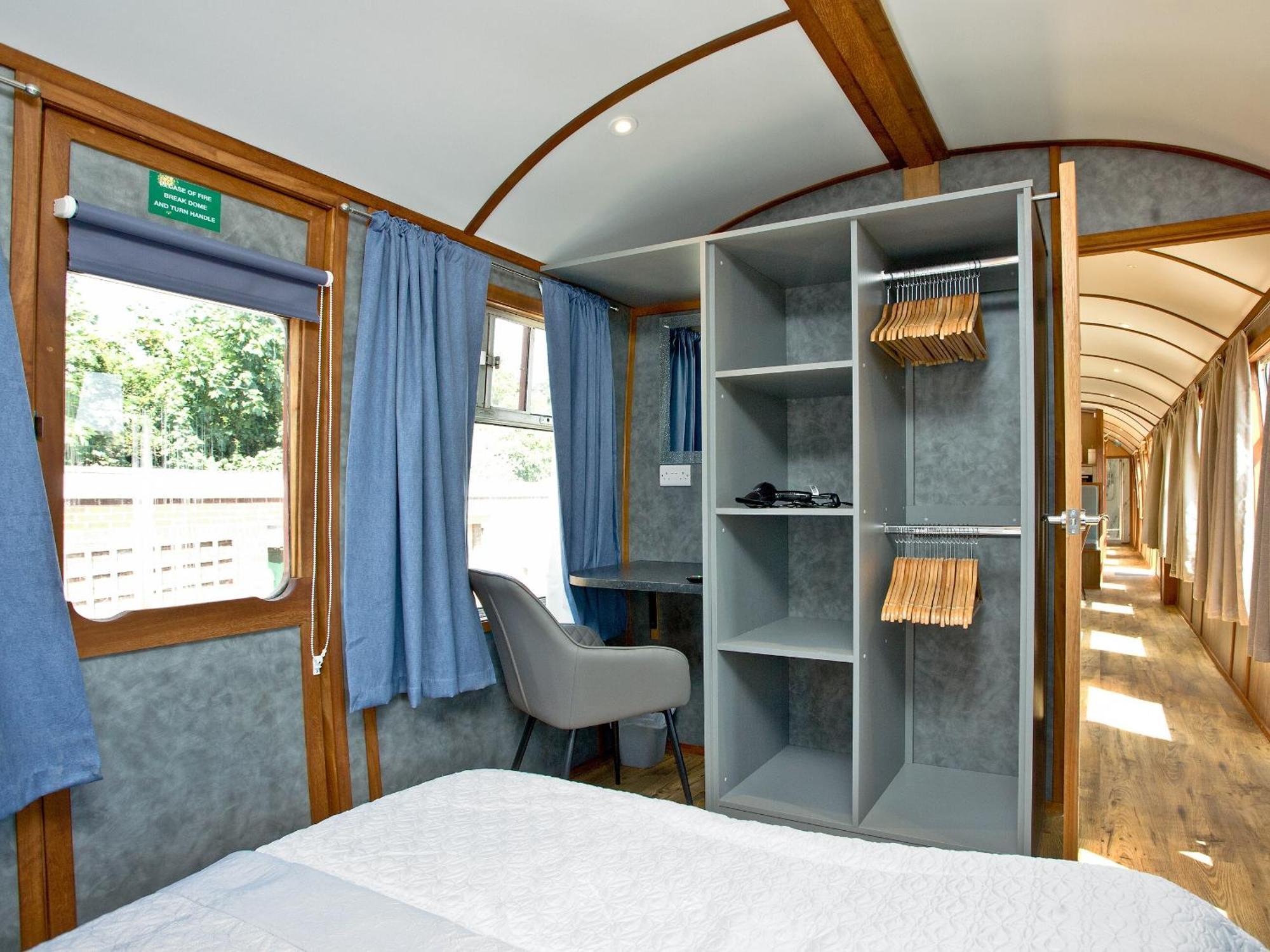 Brunel Boutique Railway Carriage 2 道利什 外观 照片